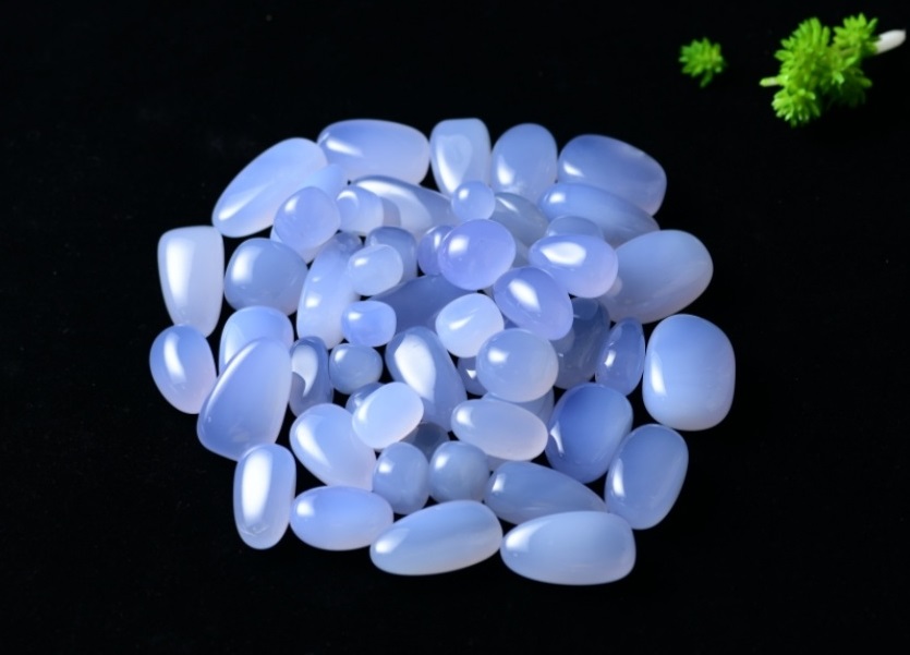 blue chalcedony palm stones